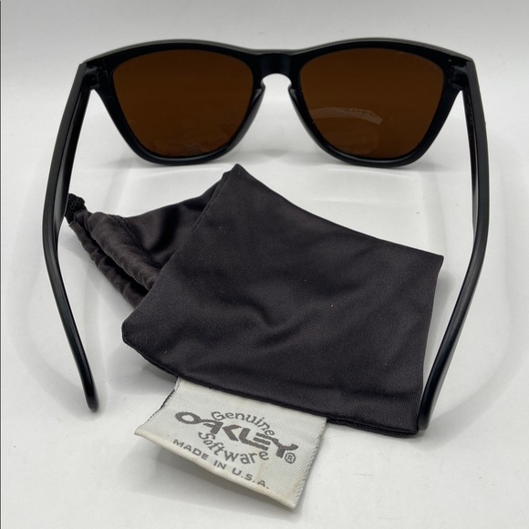 Vintage Oakley Frogskins Matte Black Sunglasses With Bronze Amber Lense main image 9